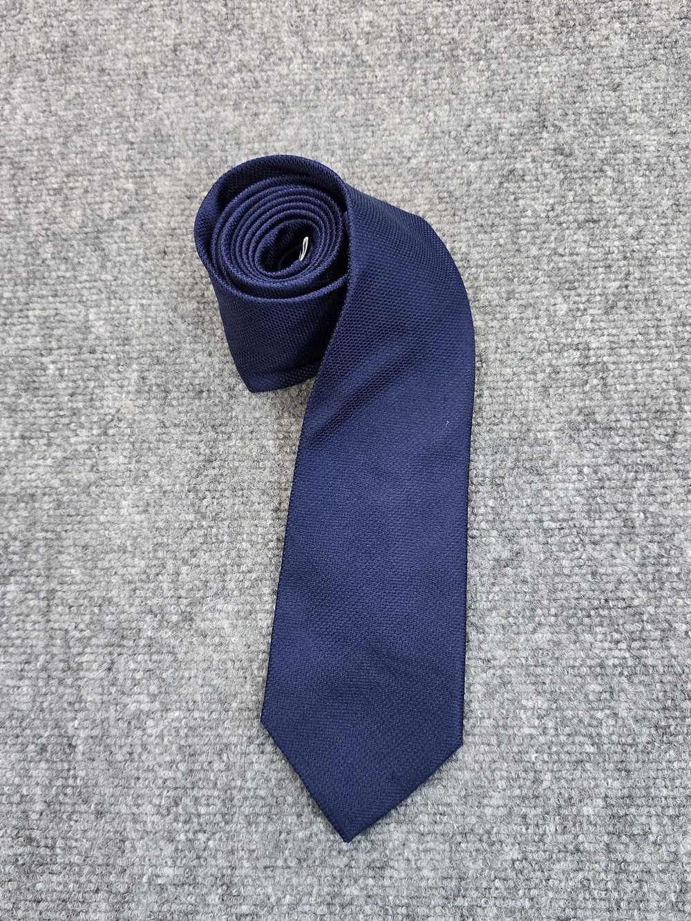 Turnbury Mens Navy Blue Tie 100% Silk Solid Textured Classic Necktie